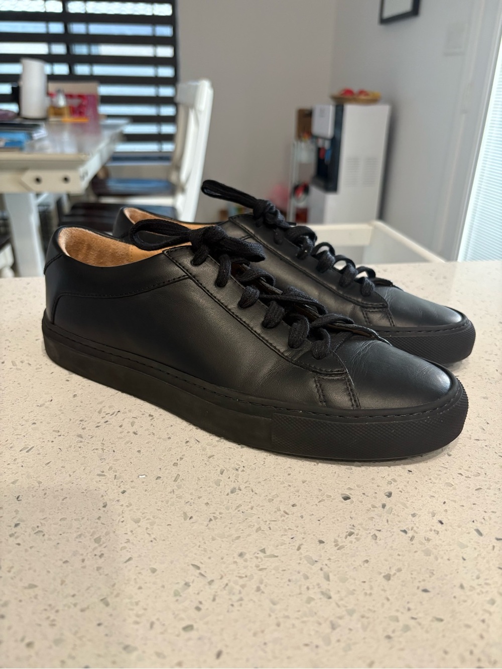 KOIO Size 39 Womens 8 Black Leather Low-Top Sneakers